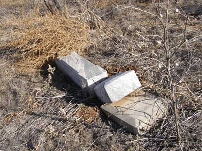 Foard City Tx Cemetery  collapsed tombstone