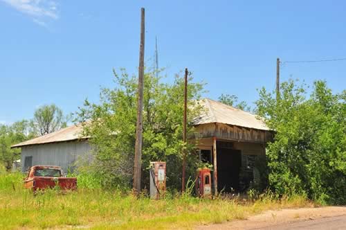 Gilliland  TX - former gas station