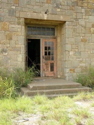 Gilliland Texas School entrance