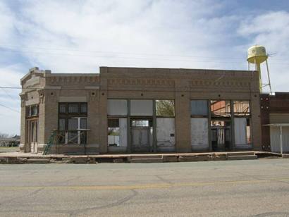 Goree Tx 1906 Closed First National Bank Building and water tower
