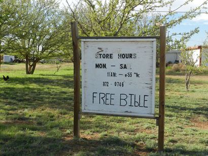 Los Ybanez Tx store sign