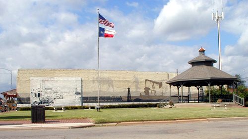 Olney Texas garzebo and mural