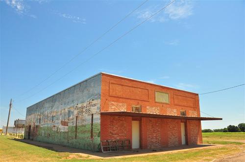 Rhineland TX Brick Building with mural