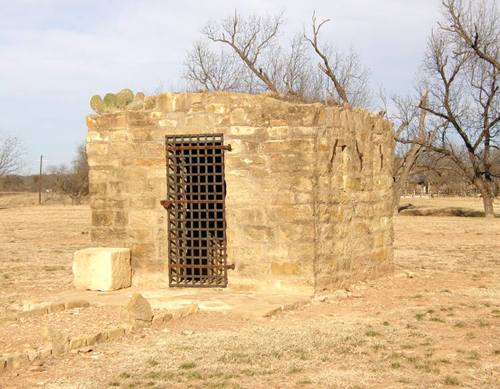 Ruin of the former jail in The Flat, TX