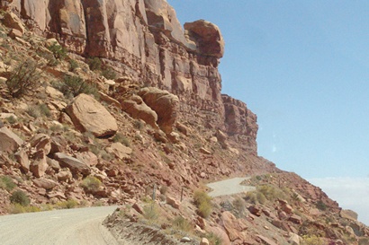 Utah - Gravel road climing Cedar Mesa