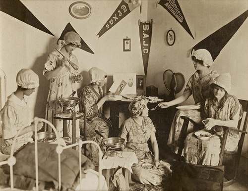 TX - Thorp Springs Christian College - Making fudge in dormitory