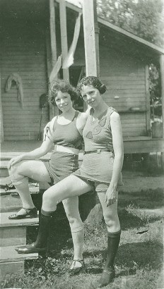 Wharton TX - Bathing beauties - Houseworth Daughter