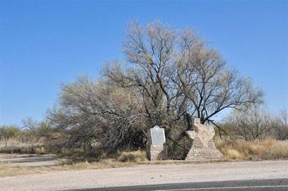 Winkler County, Texas state line marker and Compromise of  1850 marker