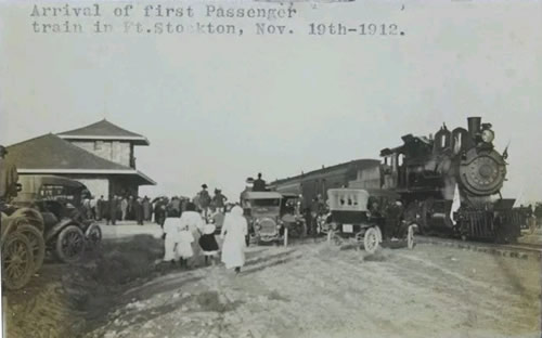 Ft Stckton TX - Arriva of first passenger train in 1912